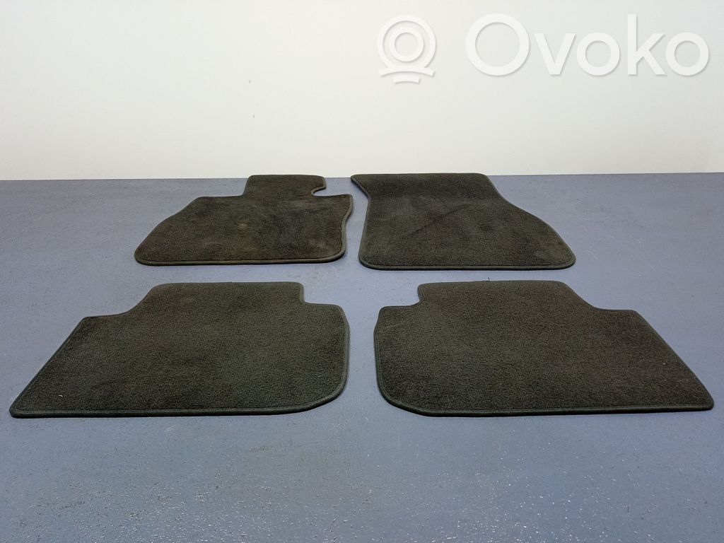 Front floor carpet liner   7462743,7462743