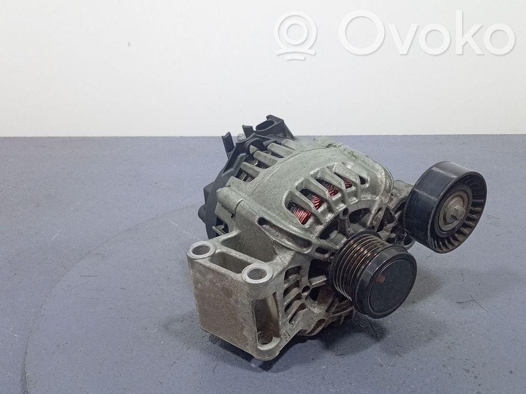 Volvo V40 Ģenerators 