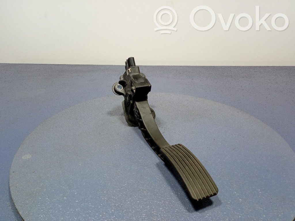 Mitsubishi Outlander Accelerator throttle pedal 