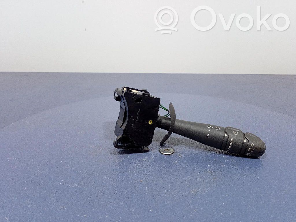 Renault Trafic II (X83) Interruptor/palanca de limpiador de luz de giro 