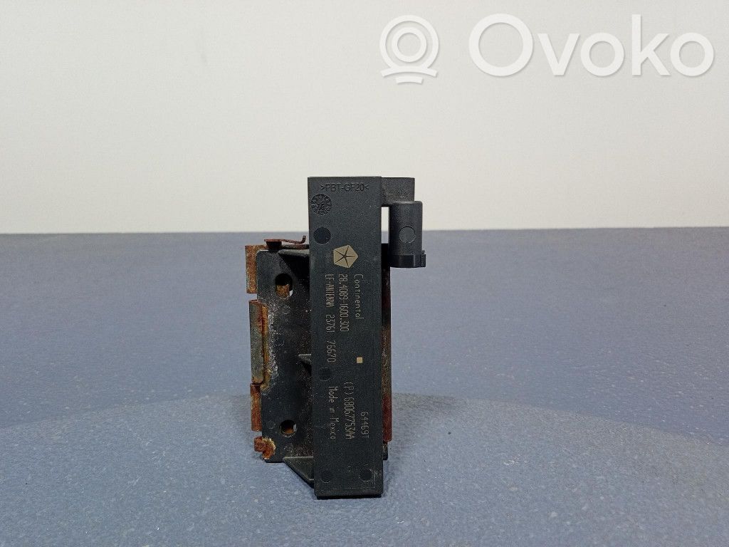 GPS-pystyantenni   68067753AA,68067753AA