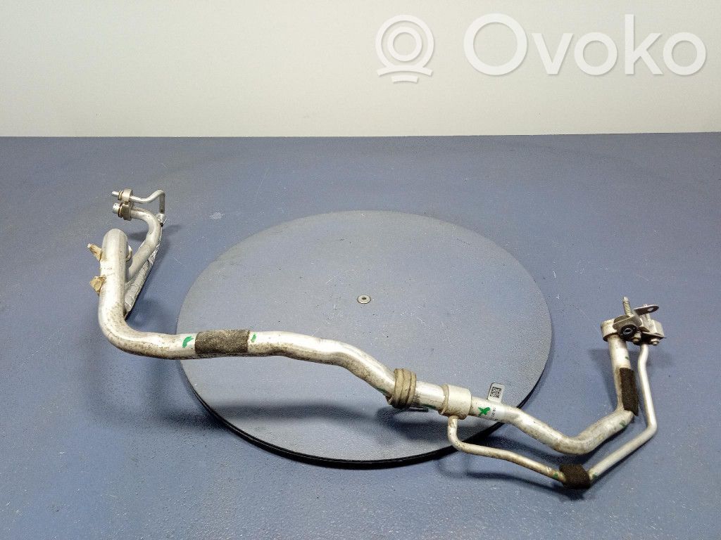 Ford Mondeo MK I Ilmastointilaitteen putki (A/C) 