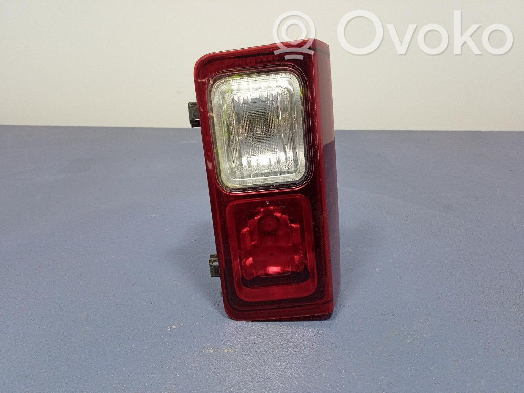 Opel Vivaro Rear/tail lights 