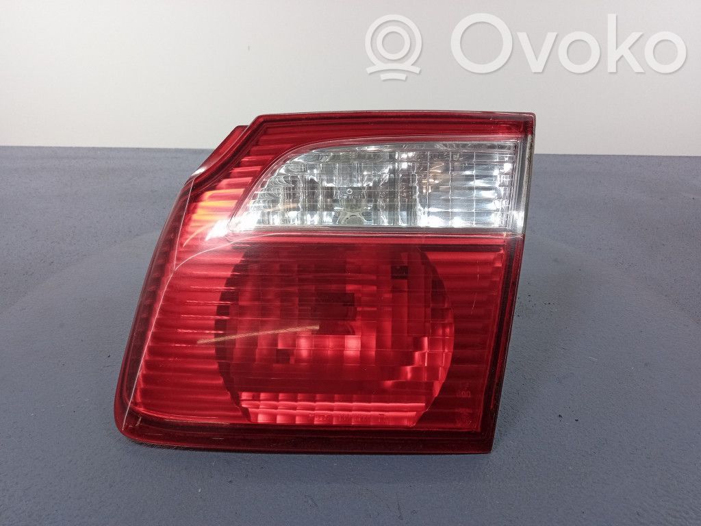 Mazda 626 Aizmugurējais lukturis virsbūvē 