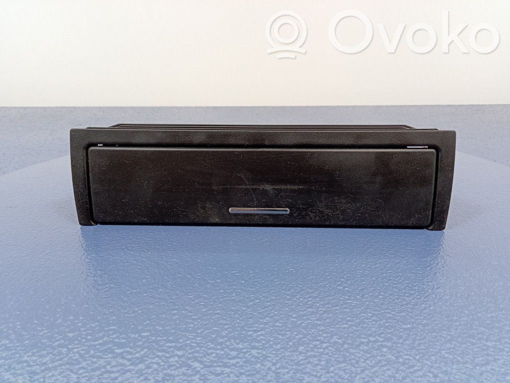 BMW 3 E46 Daiktadėžė 