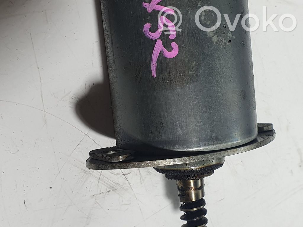 BMW 5 E60 E61 Valve oil control 