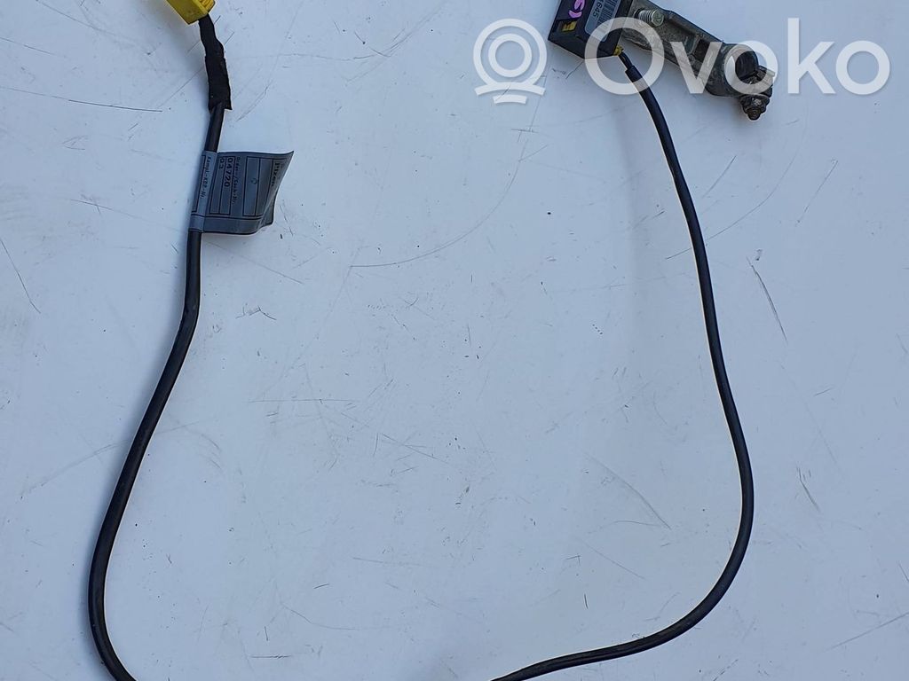 Positive cable (battery)   07622,010911645,39030