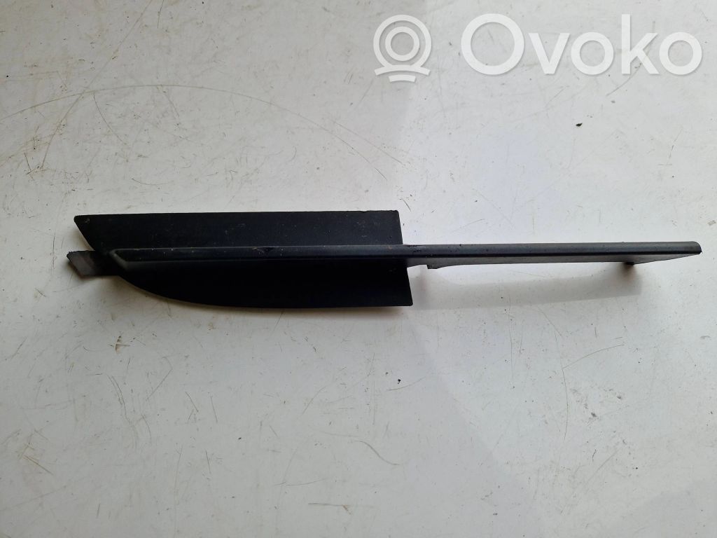 Front bumper splitter molding   727584