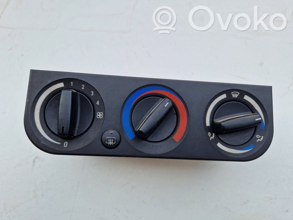 BMW 3 E36 Climate control unit 