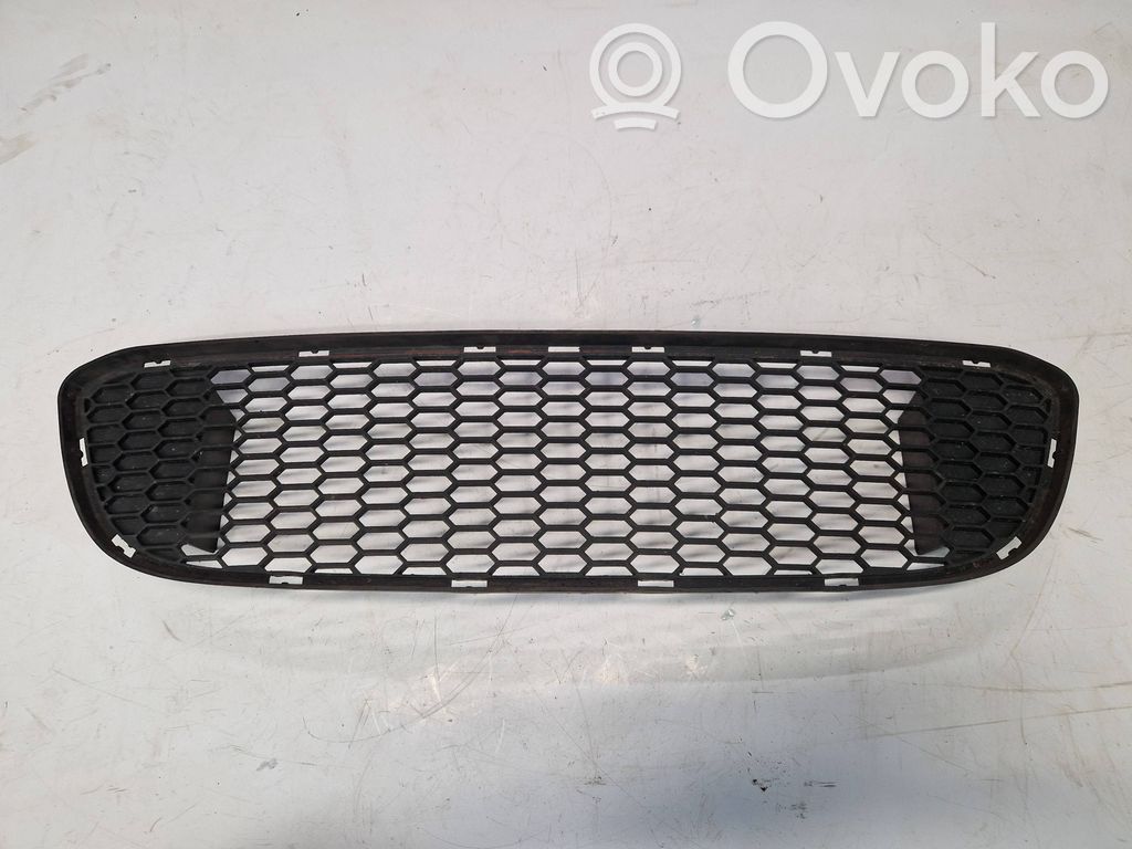 BMW 1 E82 E88 Front bumper lower grill 