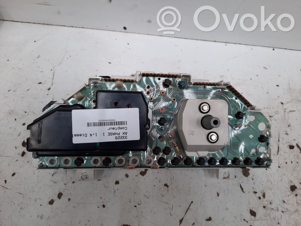 Speedometer (instrument cluster)