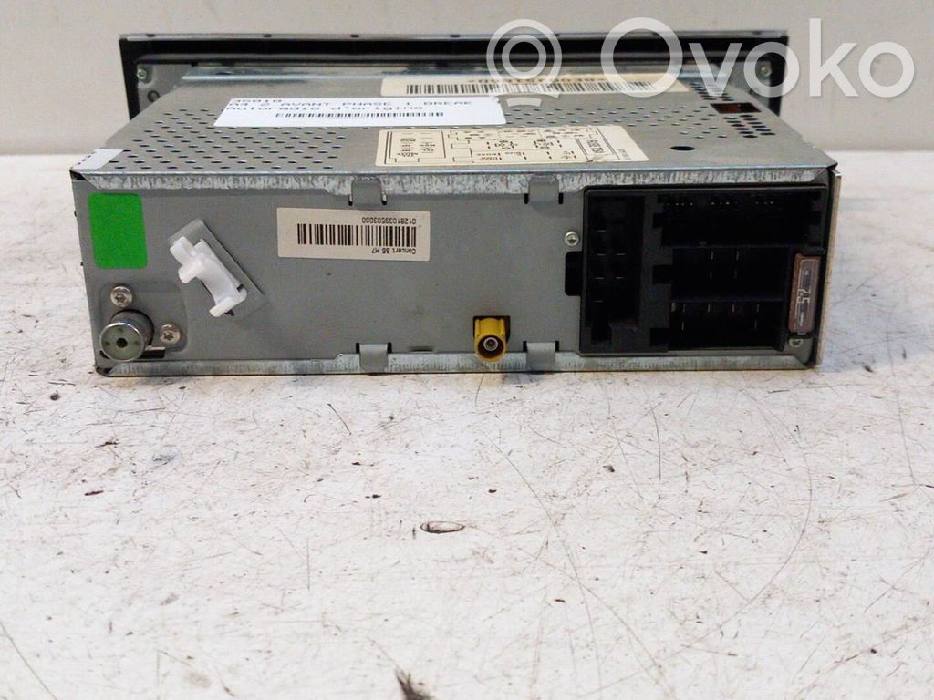 Audi A4 S4 B6 8E 8H Panel / Radioodtwarzacz CD/DVD/GPS 