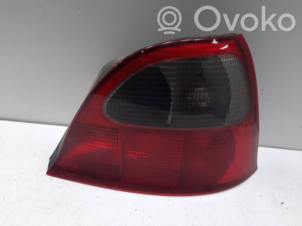 Rover 25 Aizmugurējais lukturis virsbūvē 