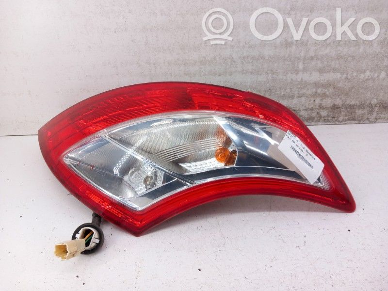 Suzuki SX4 Aizmugurējais lukturis virsbūvē 