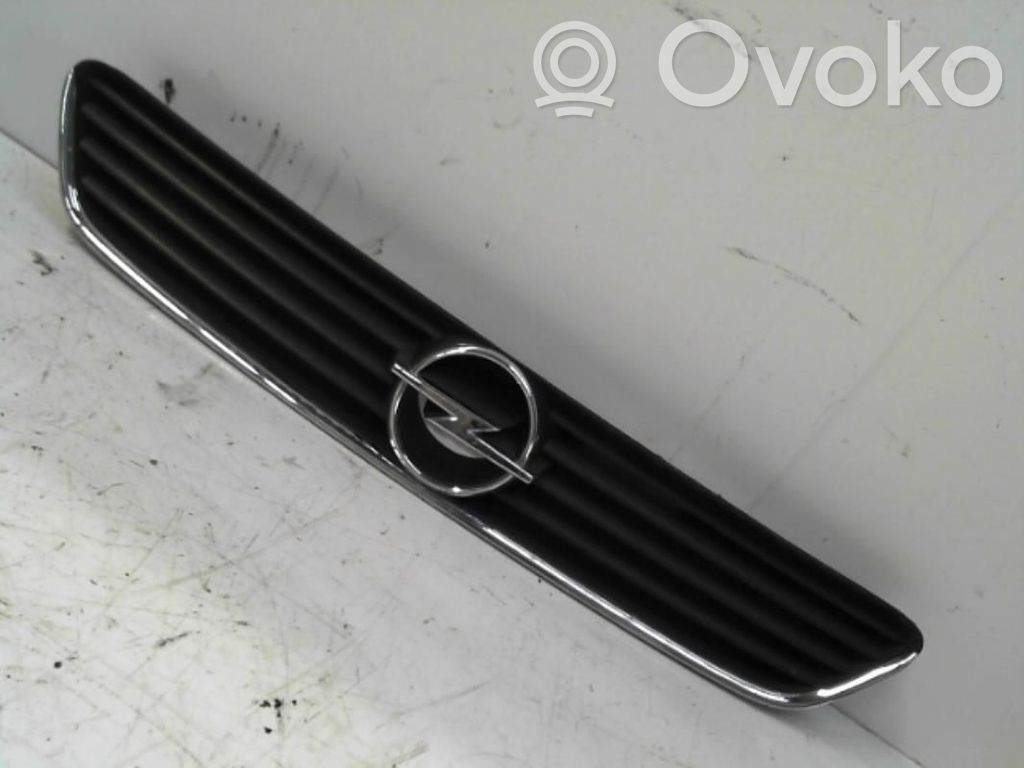 Opel Astra G Etusäleikkö 