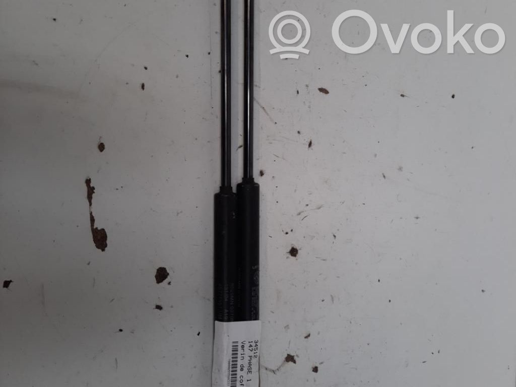 Alfa Romeo 147 Tailgate/trunk strut/damper 