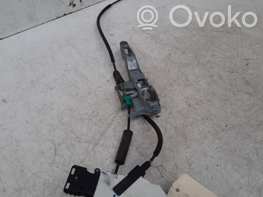 Peugeot 207 Front door lock 