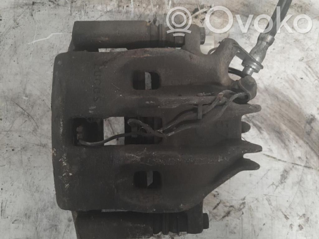 Peugeot 406 Zacisk hamulcowy przedni 