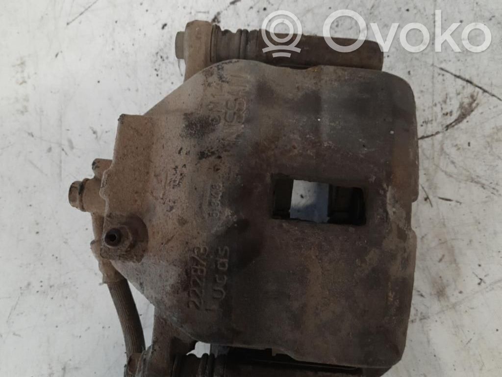 Nissan Primera Передний суппорт 