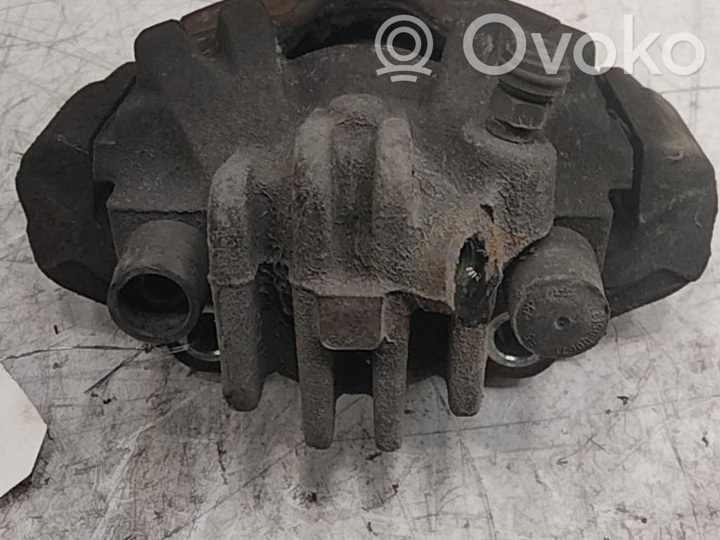 Peugeot 306 Zacisk hamulcowy przedni 