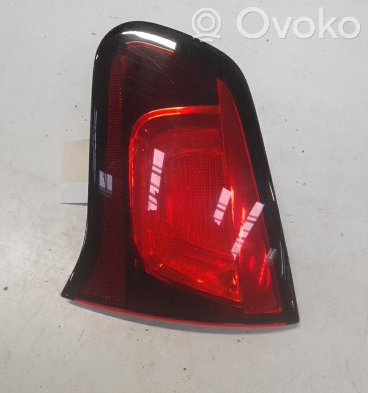Citroen C3 Galinis žibintas dangtyje 