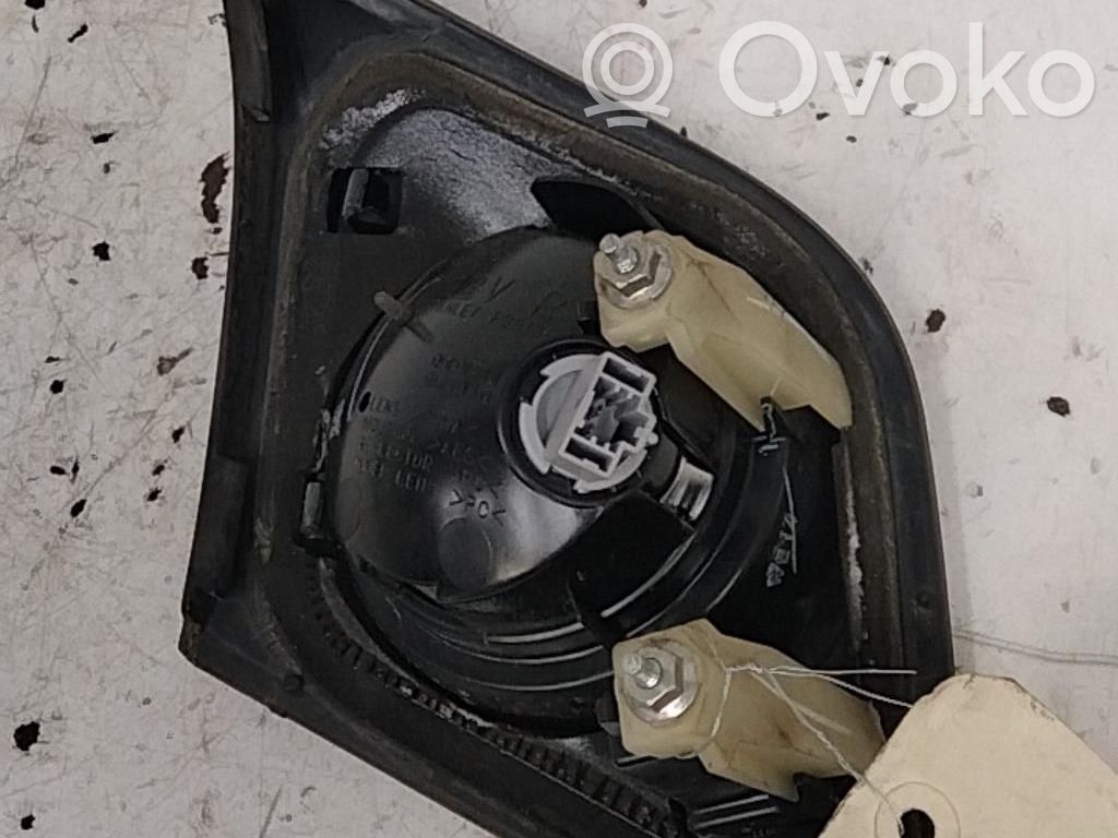 Mazda 3 I Takaluukun takavalot 