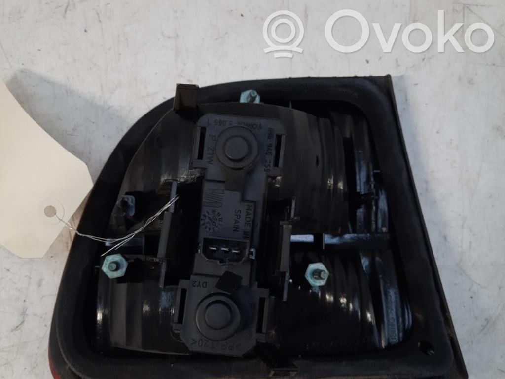 Seat Leon (1M) Takaluukun takavalot 