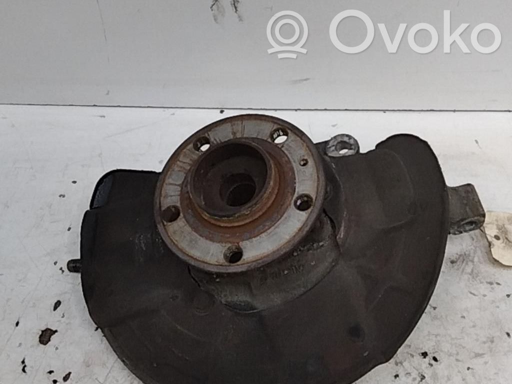 Volvo V70 Zwrotnica koła przedniego 