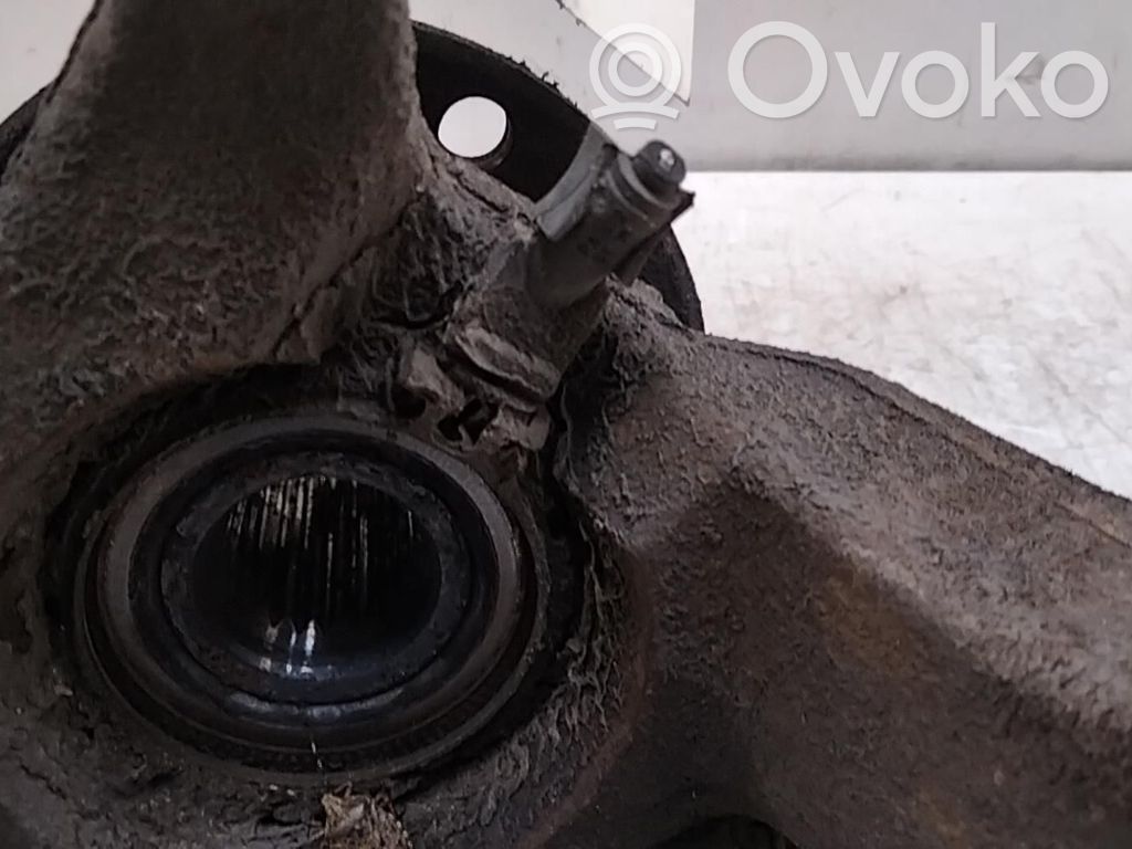 Nissan Note (E11) Fuso a snodo con mozzo ruota anteriore 