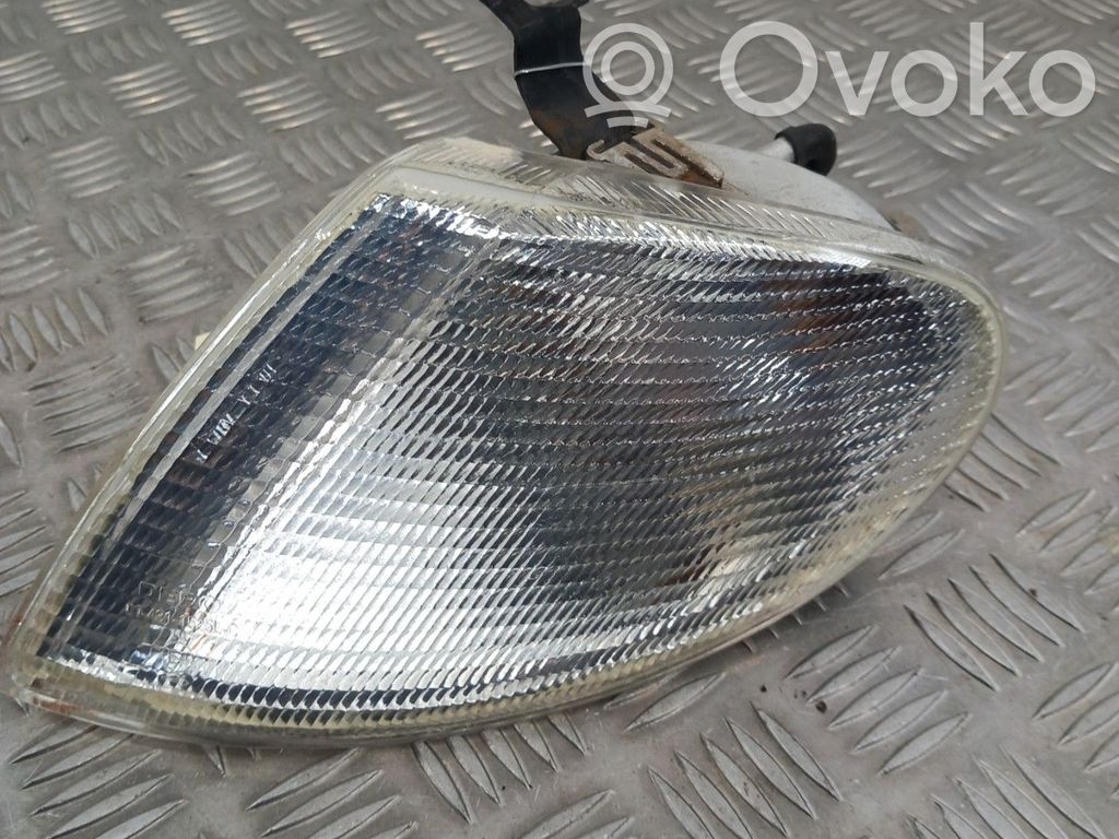 Ford Galaxy Front fender indicator light 