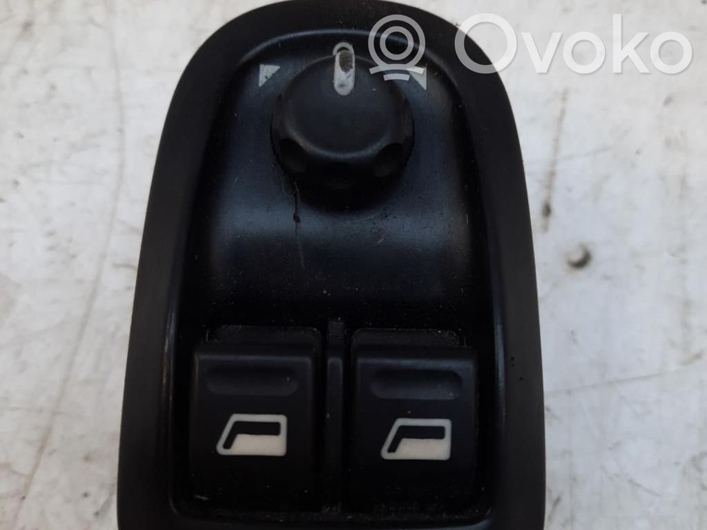 Peugeot 206 Electric window control switch 
