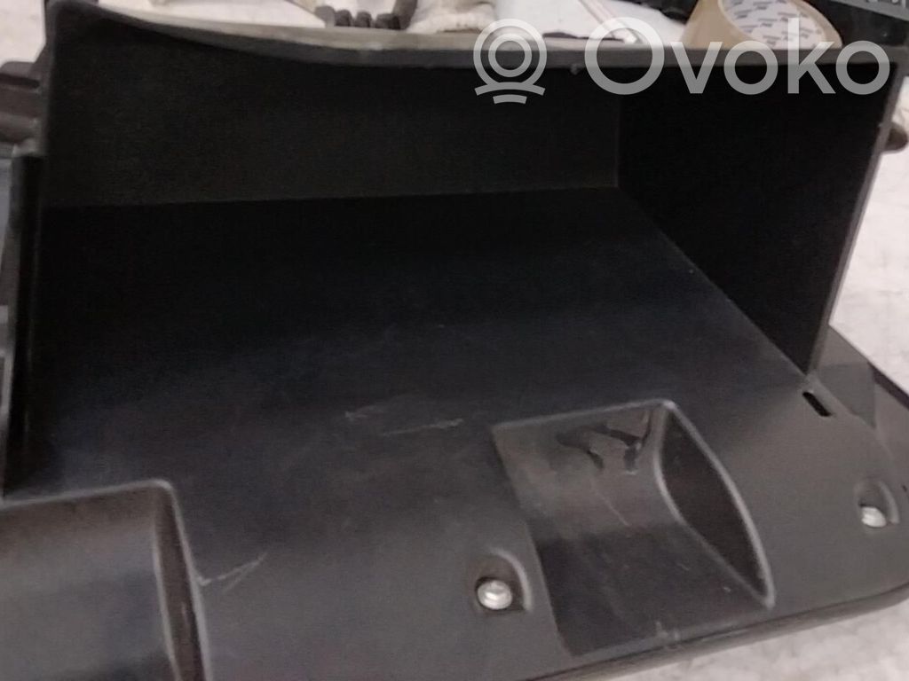 Peugeot iOn Daiktadėžės (bordačioko) komplektas 
