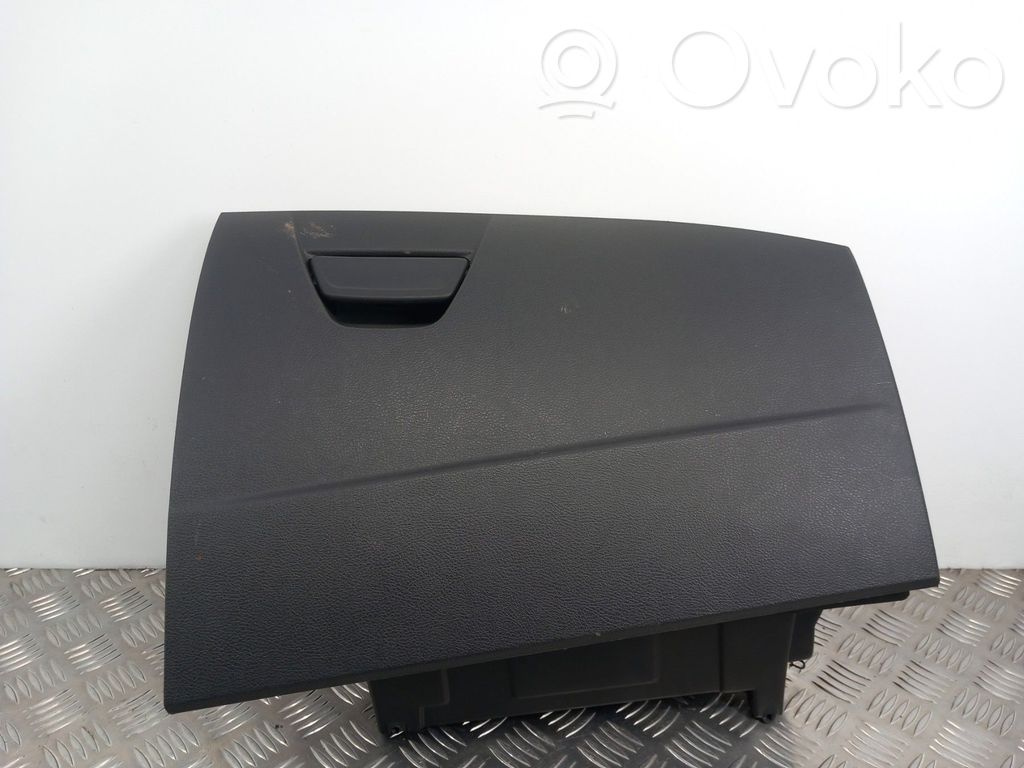 Glove box set   2228447