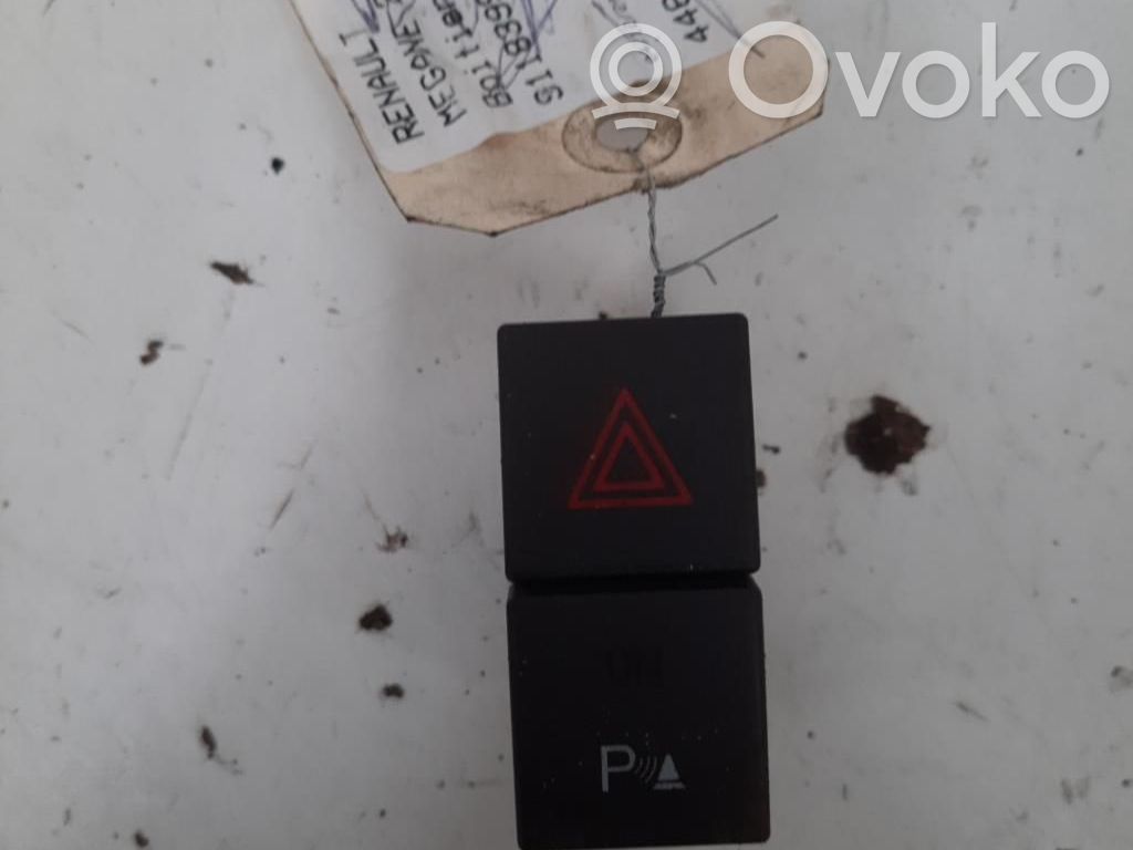 Ford C-MAX I Hazard light switch 