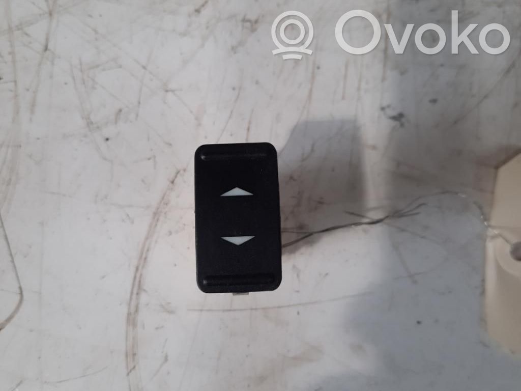 Ford C-MAX I Electric window control switch 