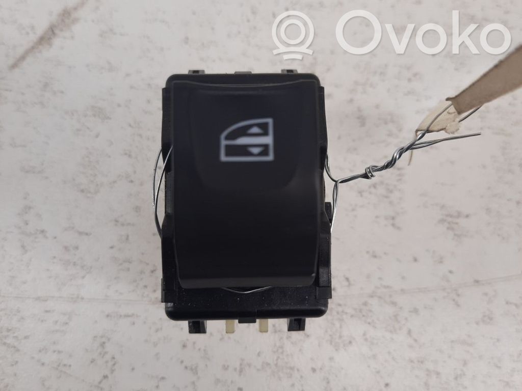 Renault Clio IV Interruptor del elevalunas eléctrico 