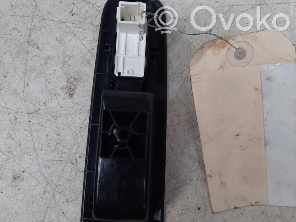 Volkswagen Golf VI Przyciski szyb 
