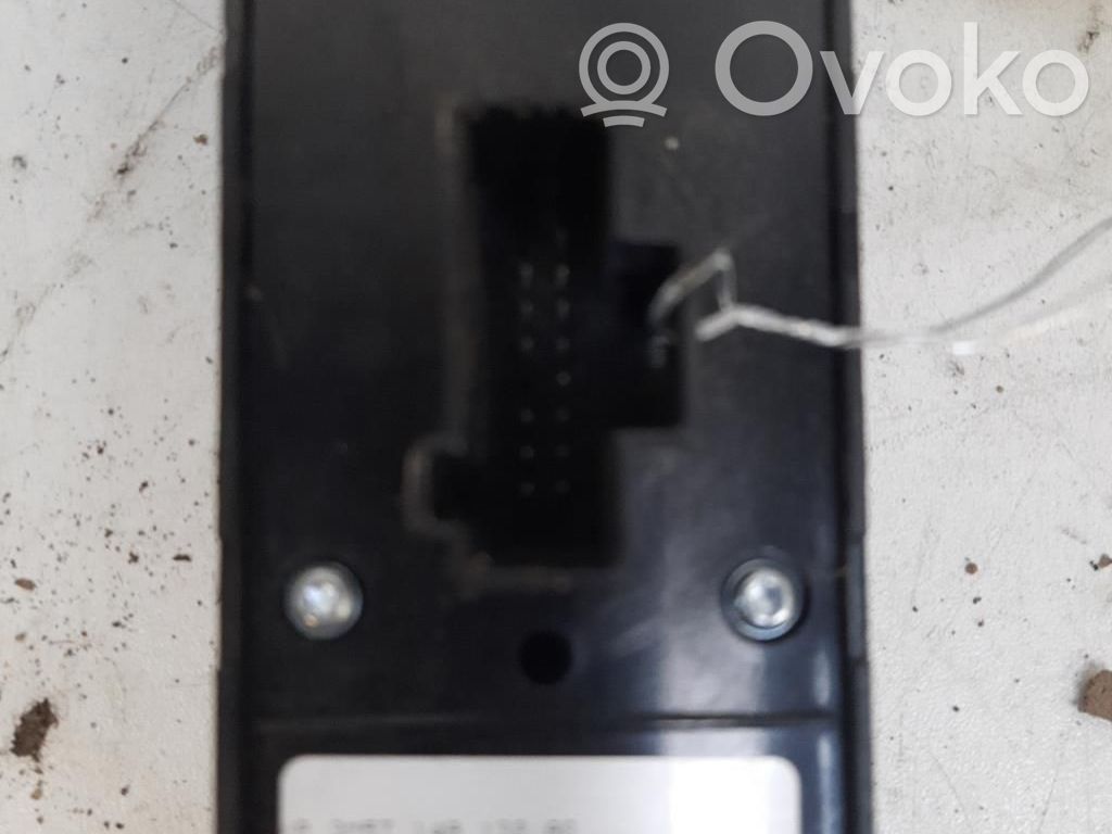 Ford C-MAX I Electric window control switch 
