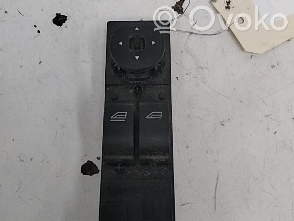 Ford Focus Electric window control switch 