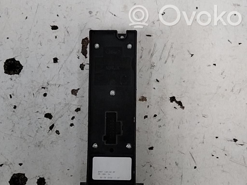Ford C-MAX I Electric window control switch 