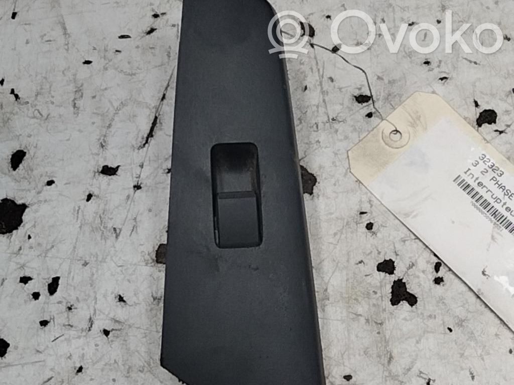 Electric window control switch   BEH266350