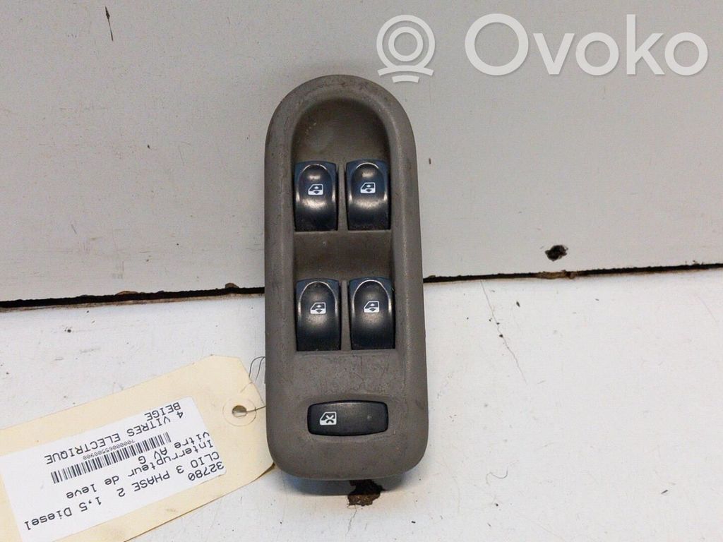 Renault Clio III Electric window control switch 