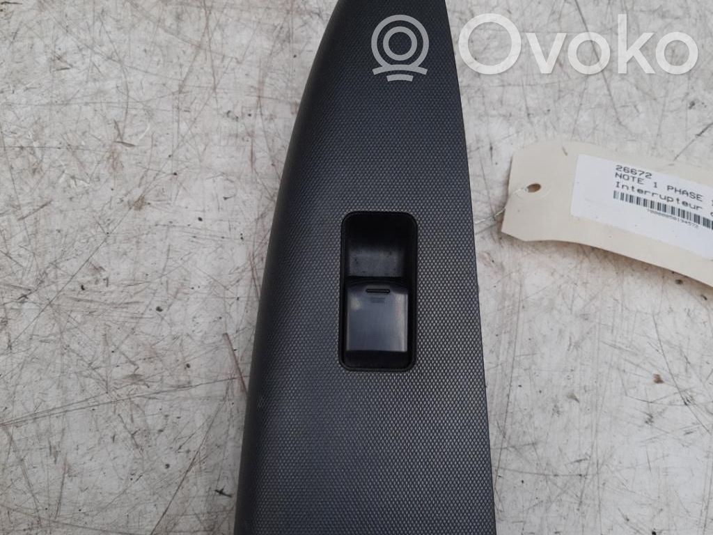 Nissan Note (E11) Electric window control switch 