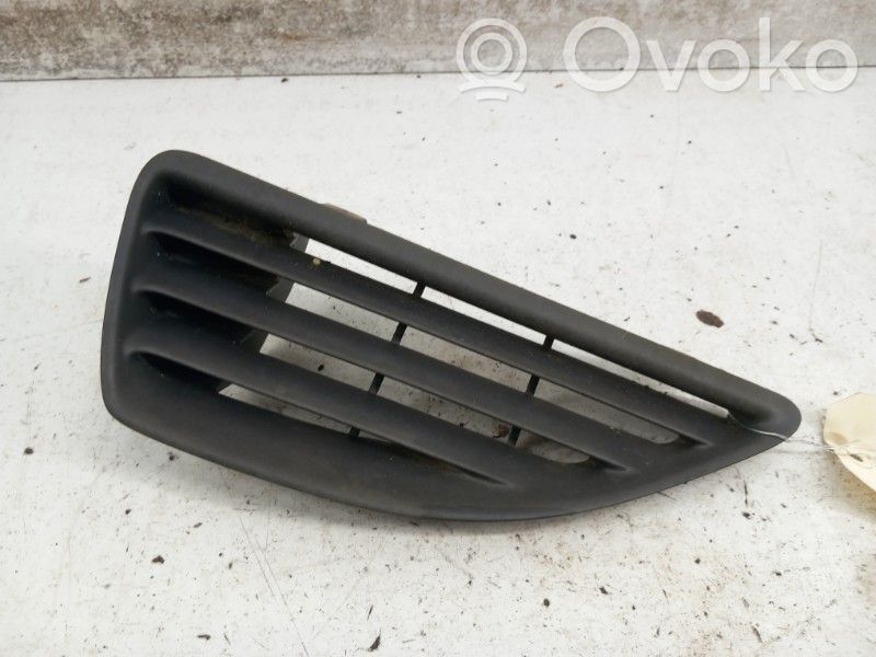 Renault Megane I Maskownica / Grill / Atrapa górna chłodnicy 