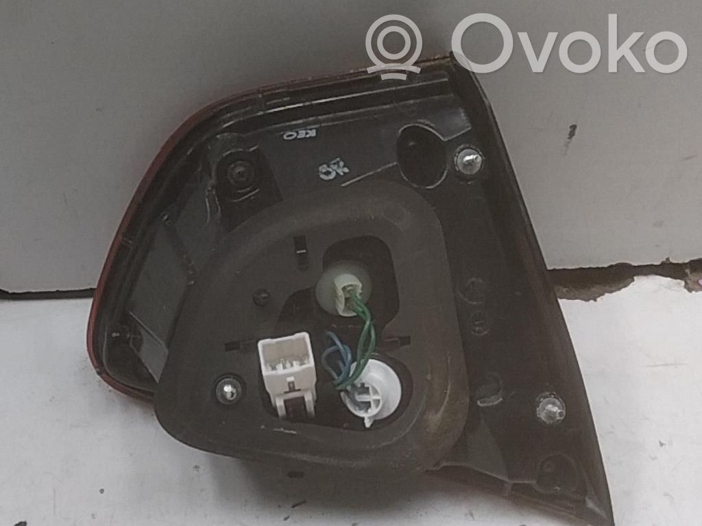 KIA Rio Takaluukun takavalot 