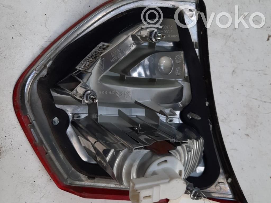 Citroen C4 I Picasso Takaluukun takavalot 