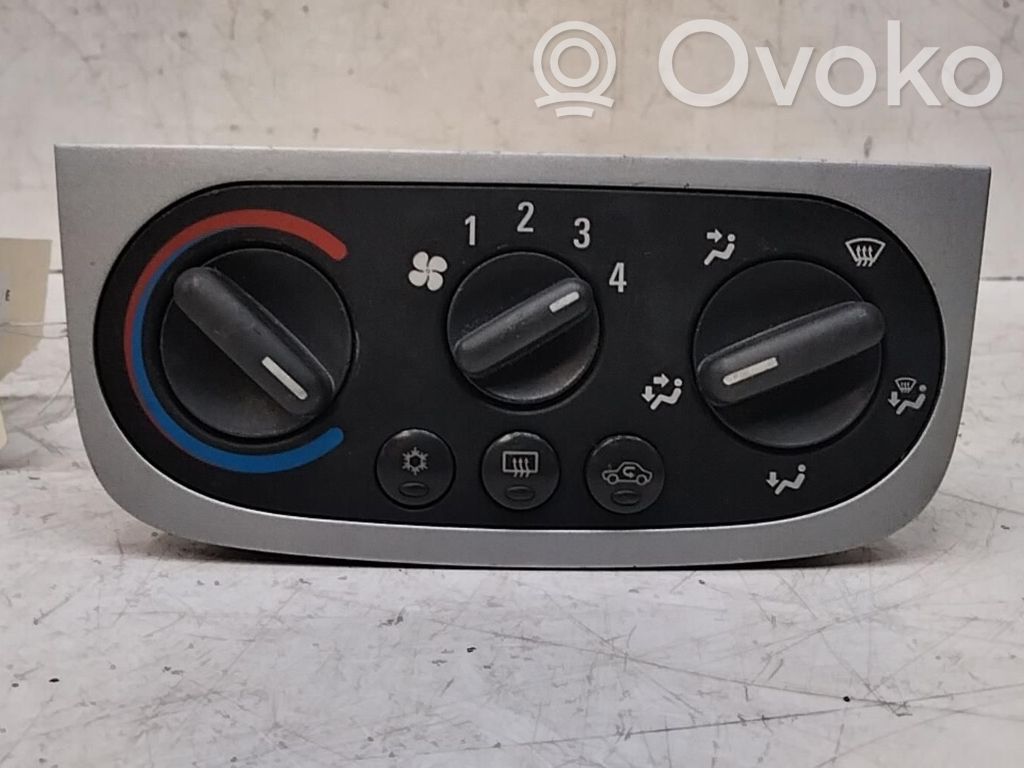 Opel Corsa C Climate control unit 