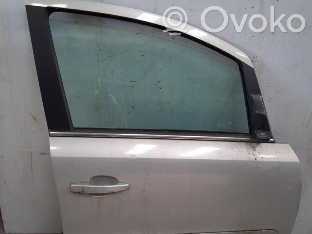 Opel Zafira B Puerta delantera 