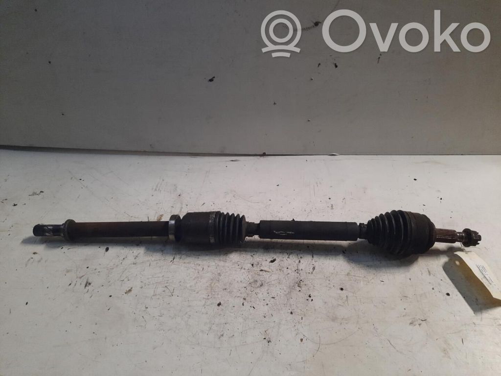 Półoś przednia   8200276640