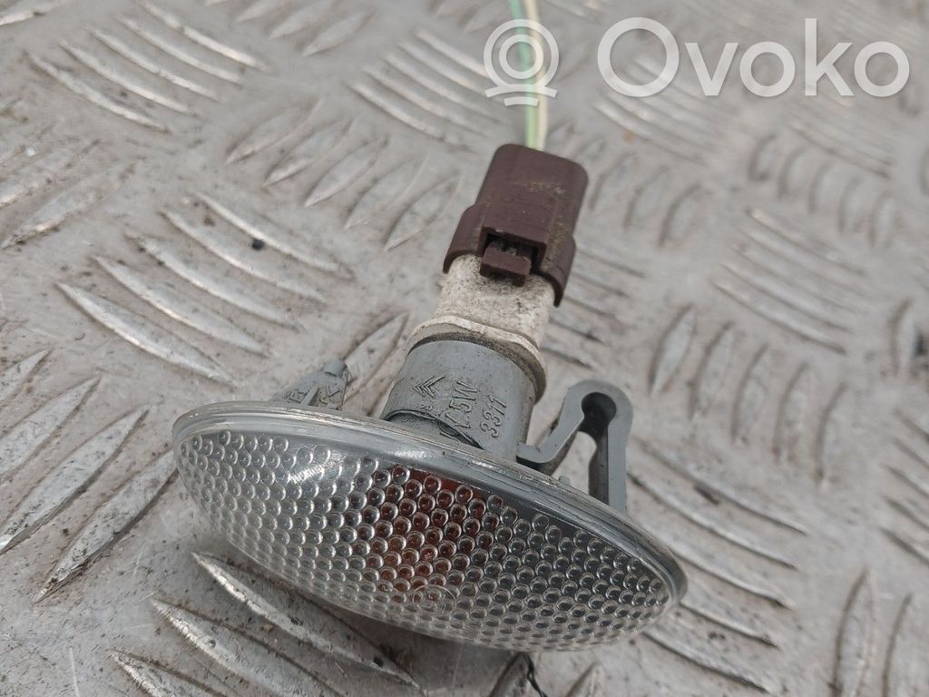 Citroen C5 Front indicator light 